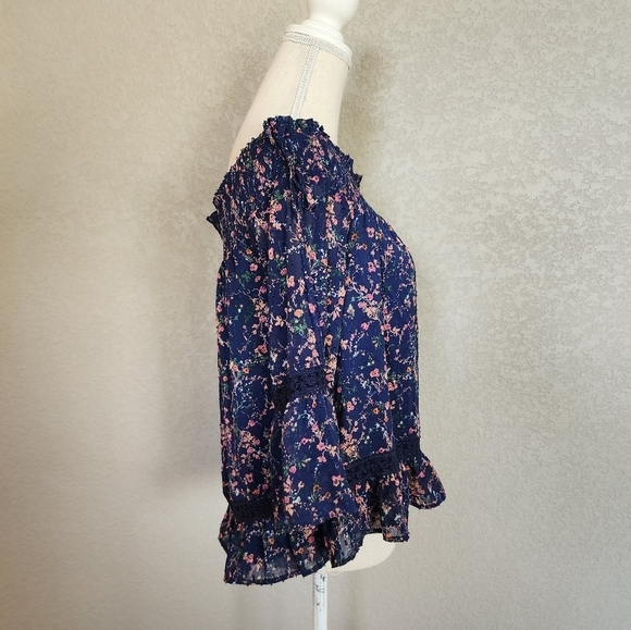 skies are blue shoulder blouse size Medium - Picture 4 of 8